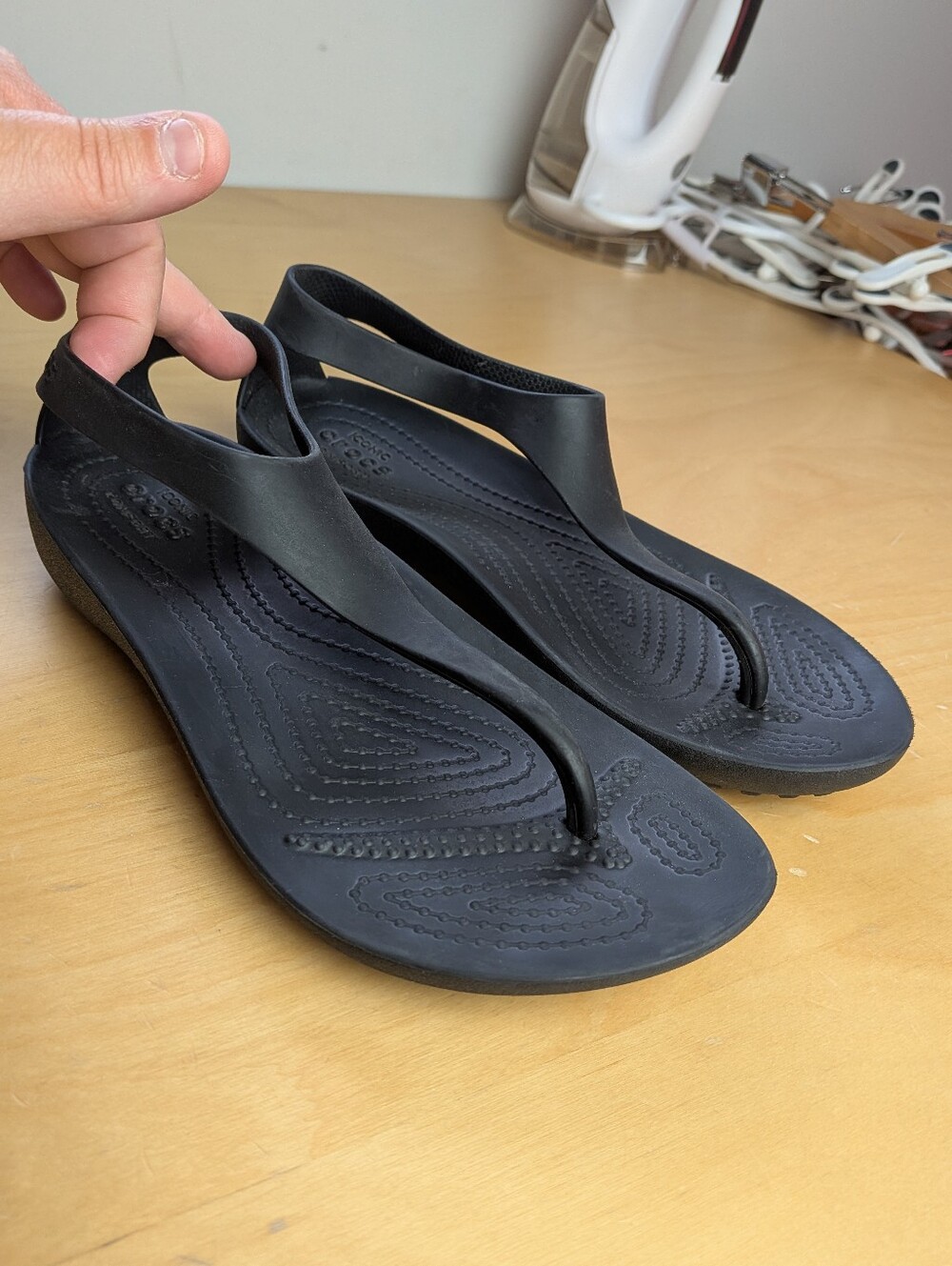 CROCS SERENA Women Sandals Black Size 6 Rubber Waterproof Classic